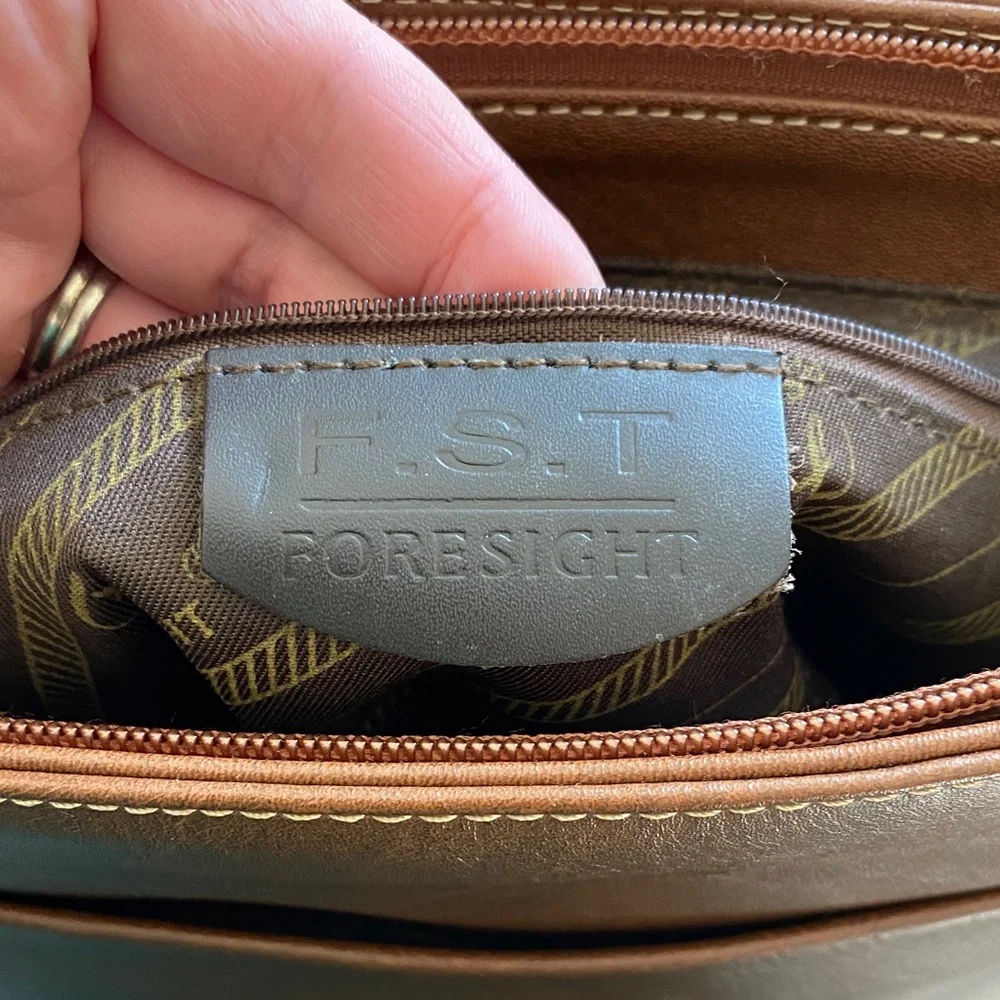NWOT Vintage Foresight Brown Leather Postal Messenger Magnetic Closure Bag